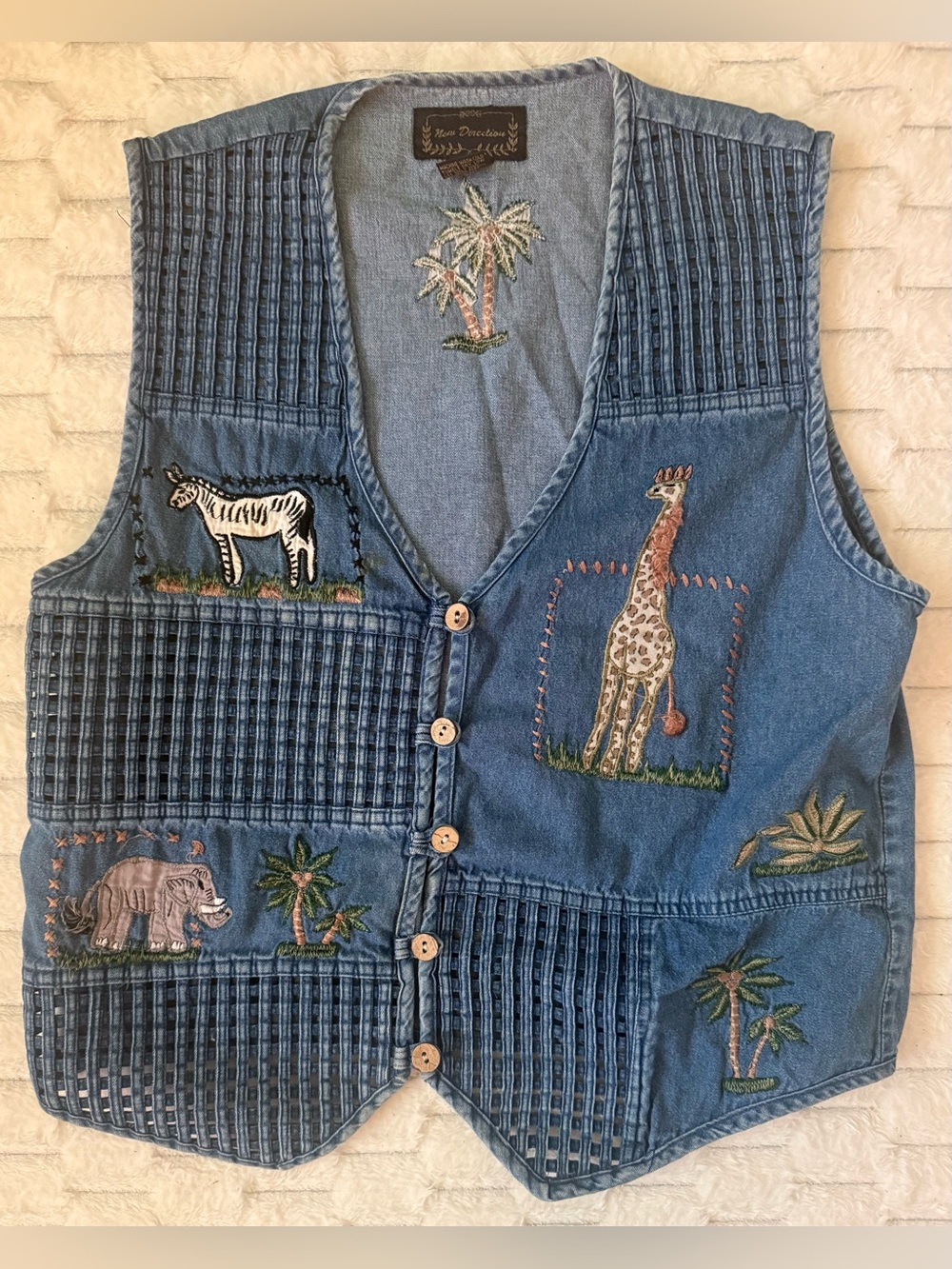 Vintage Denim Vest Embroidered Animals Safari Palm Trees Eclectic Grandma M - Picture 2 of 4